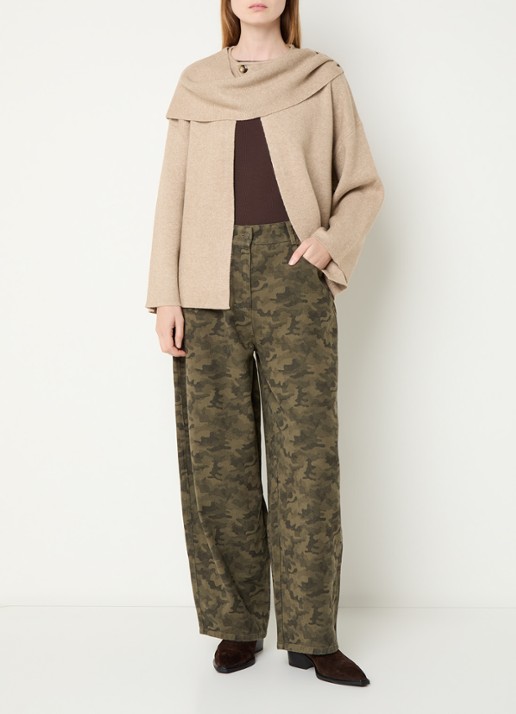 Neo Noir Wals fijngebreid vest met sjaalkraag - voorkant 3 beige