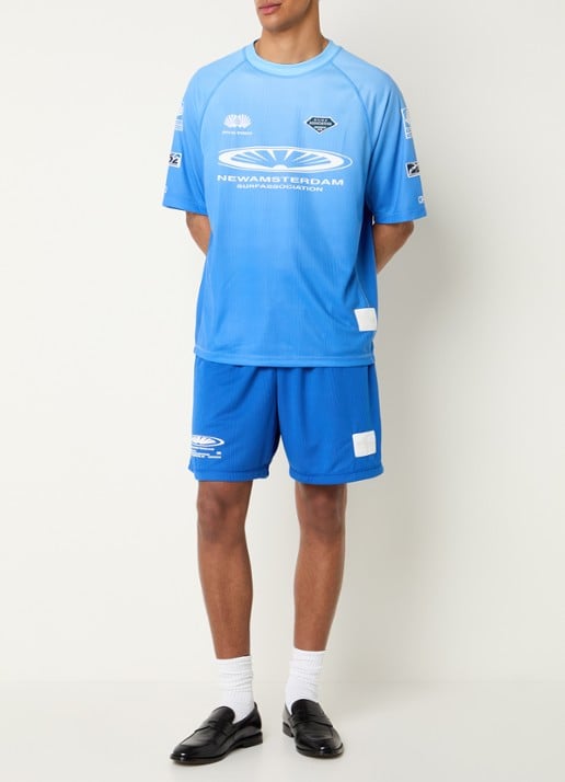 New Amsterdam Surf Association T-shirt met logo- en backprint - voorkant 3 blauw