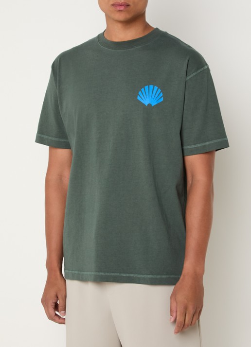 New Amsterdam Surf Association T-shirt met logo- en backprint - achterkant 4 olijfgroen