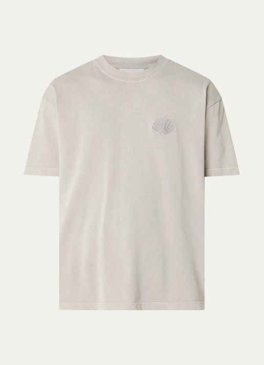 New Amsterdam Surf Association T-shirt met logoborduring - voorkant lichtgrijs