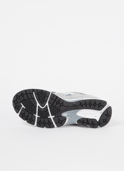 New Balance 2002R sneaker van suède met mesh details  - detail 6 grijs