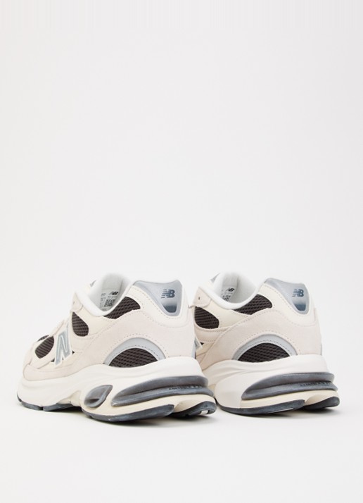 New Balance 2010 sneaker met suède details - achterkant 5 beige