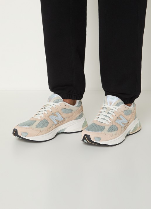 New Balance 2010 sneaker van mesh met suède details - voorkant 2 beige
