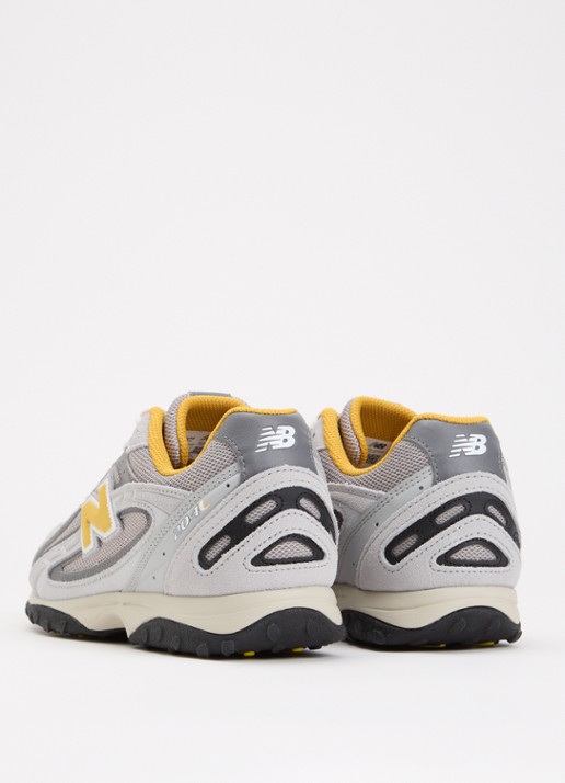 New Balance 204L sneaker met mesh details - achterkant 4 grijs