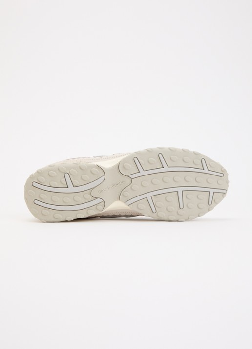 New Balance 204L sneaker van mesh met details van suède - detail 5 taupe