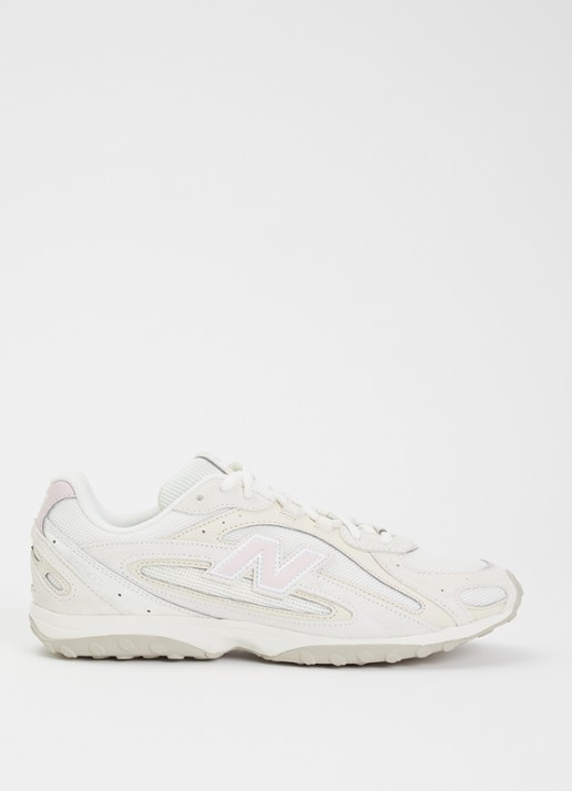 New Balance 204L sneaker van mesh met details van suède - voorkant taupe