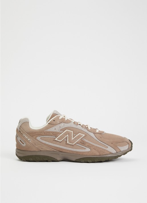 New Balance 204L sneaker van suède - voorkant 5 beige