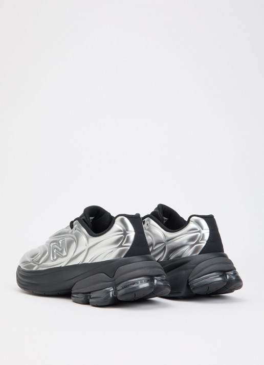 New Balance 5030 sneaker met metallic finish - achterkant 5 zilver