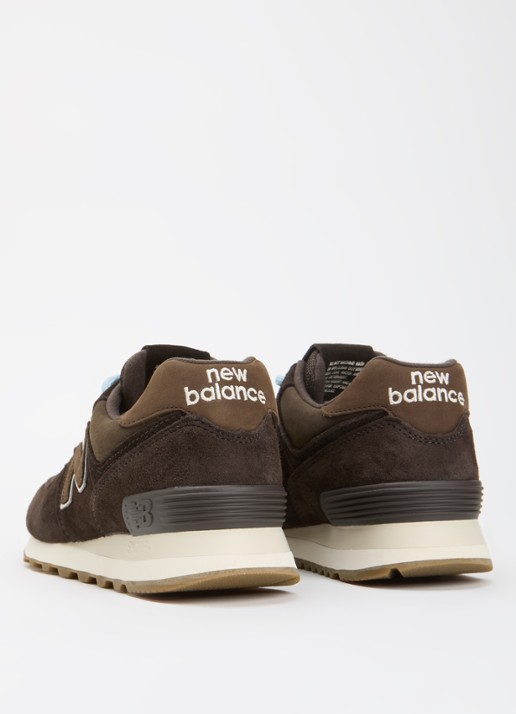 New Balance 574 sneaker van suède met logo - achterkant 3 donkerbruin
