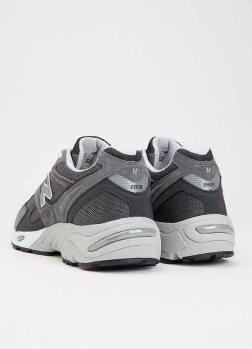 New Balance 880R sneaker met details van suède - achterkant 5 grijs