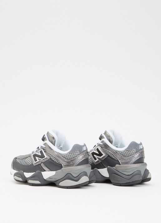 New Balance 9060 sneaker met mesh details - achterkant donkergrijs