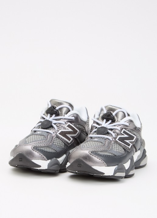 New Balance 9060 sneaker met mesh details - voorkant 3 donkergrijs