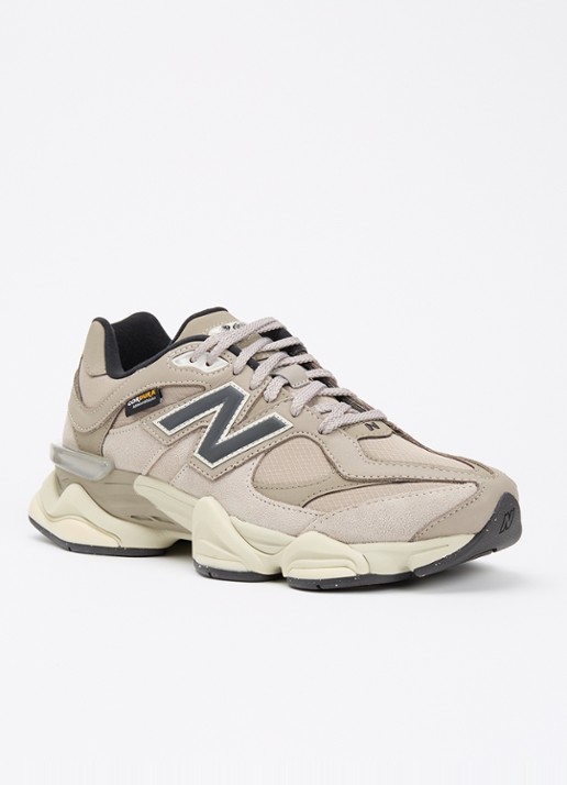 New Balance 9060 sneaker met mesh en suède details - voorkant beige