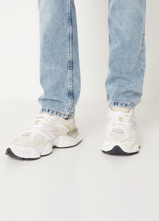 New Balance 9060 sneaker met suède details - voorkant 5 beige