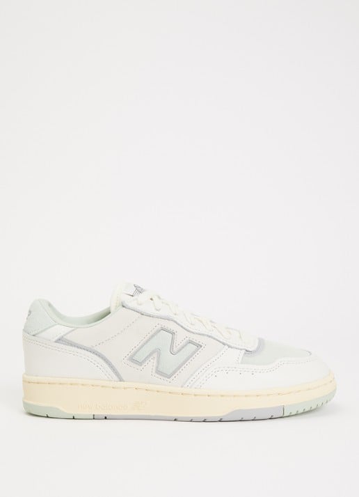 New Balance BB950 sneaker van leer met details van nubuck - voorkant lindegroen