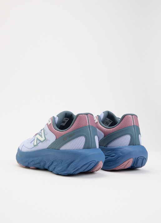 New Balance Fresh Foam sneaker met mesh details - achterkant lichtpaars