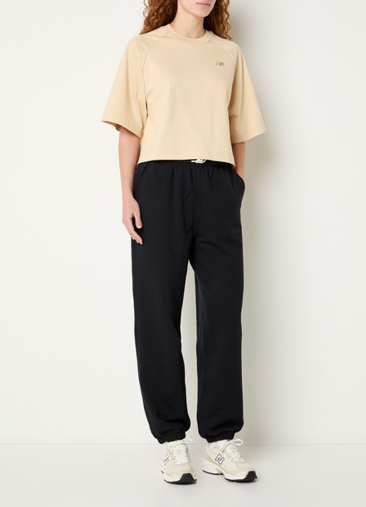 New Balance Oversized T-shirt met logoborduring - voorkant 4 beige
