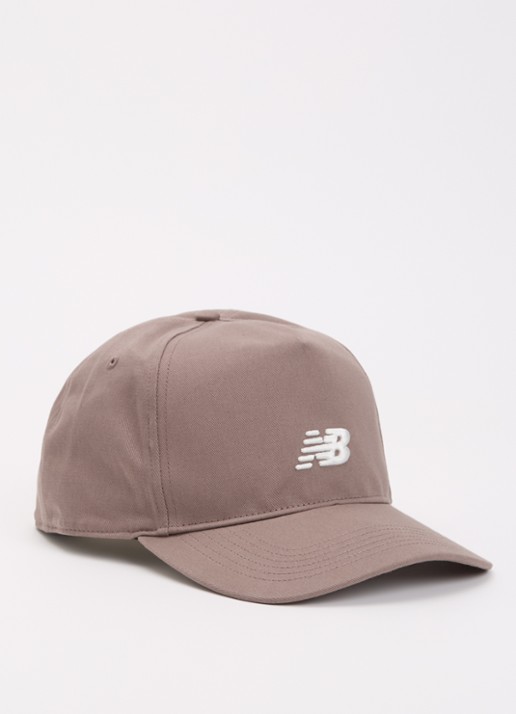 New Balance Pet met logoborduring - voorkant 2 lichtbruin