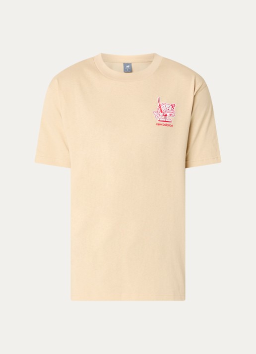 New Balance Ramen T-shirt met logo- en backprint - voorkant 3 beige