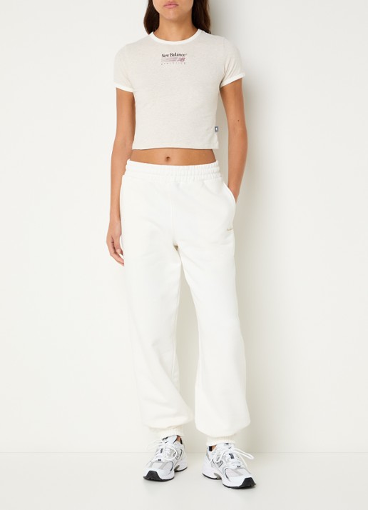 New Balance Ringer cropped T-shirt met logo - voorkant 4 grijs