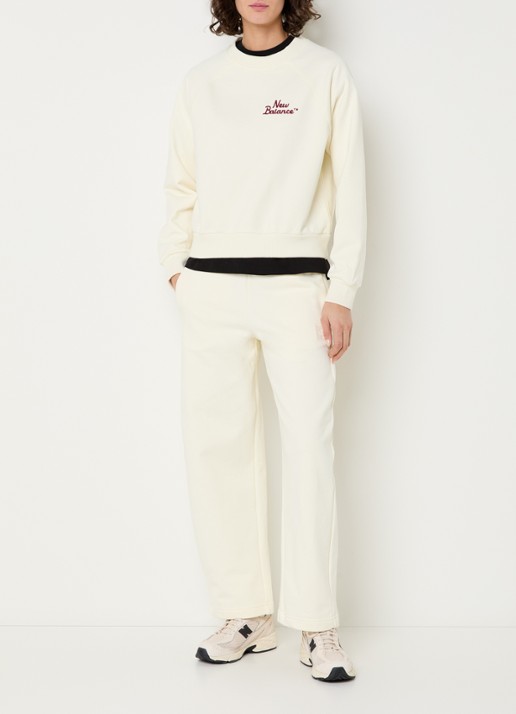 New Balance Sweater met logo - voorkant 3 gebroken wit