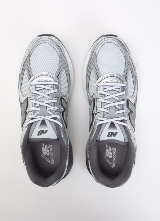 New Balance U2010 sneaker met mesh details en metallic finish  - detail 2 grijs