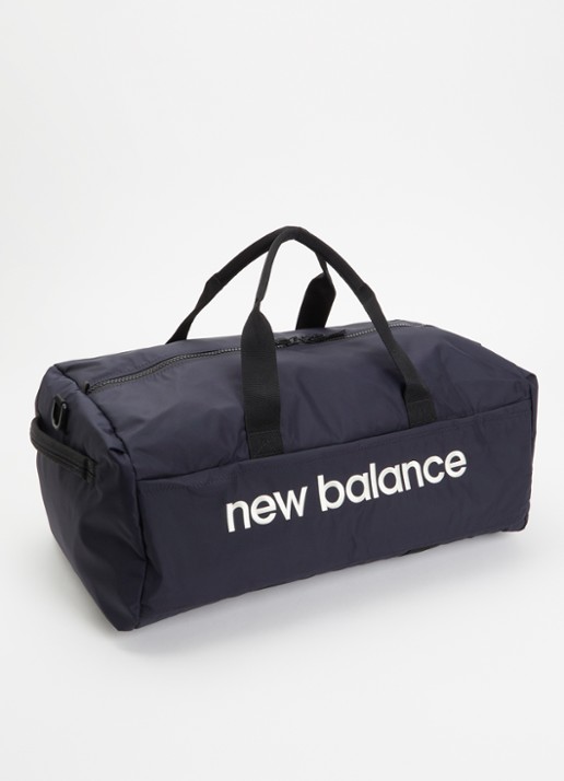 New Balance Urban sporttas met logoborduring en afneembare schouderriem - achterkant donkerblauw