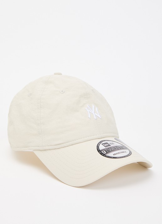 New Era 9Twenty pet met logoborduring