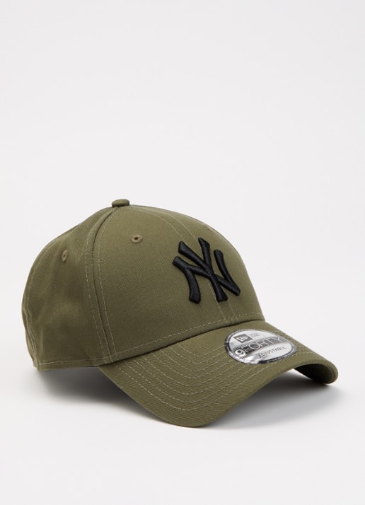 New Era Pet met logoborduring