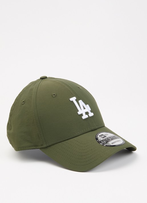 New Era Pet met logoborduring