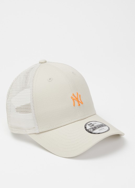 New Era Pet met logoborduring