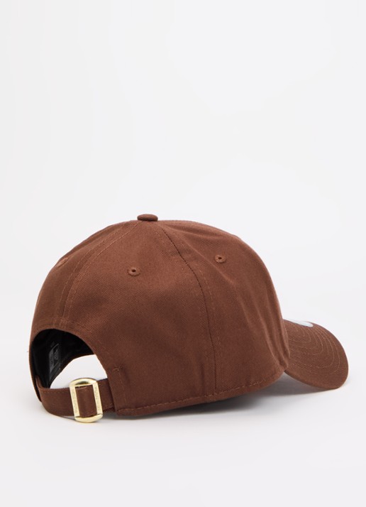 New Era Pet met New York Yankees borduring - detail hazelnootbruin