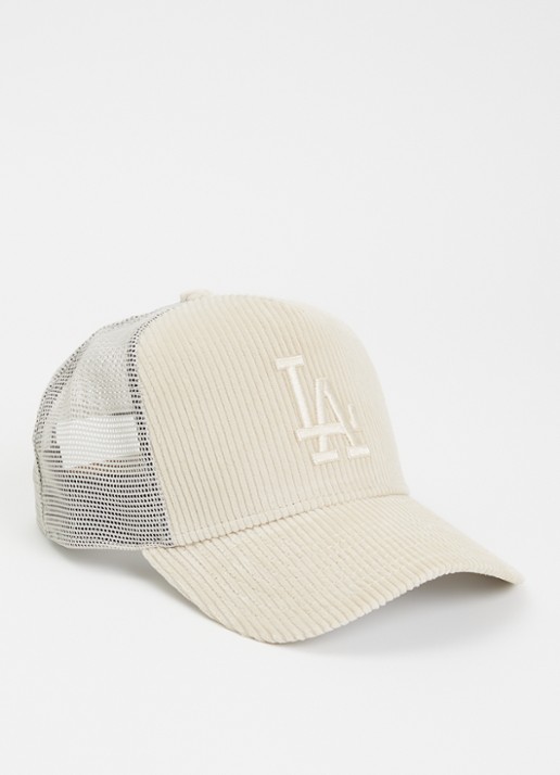 New Era Pet van corduroy met details van mesh - voorkant 2 beige