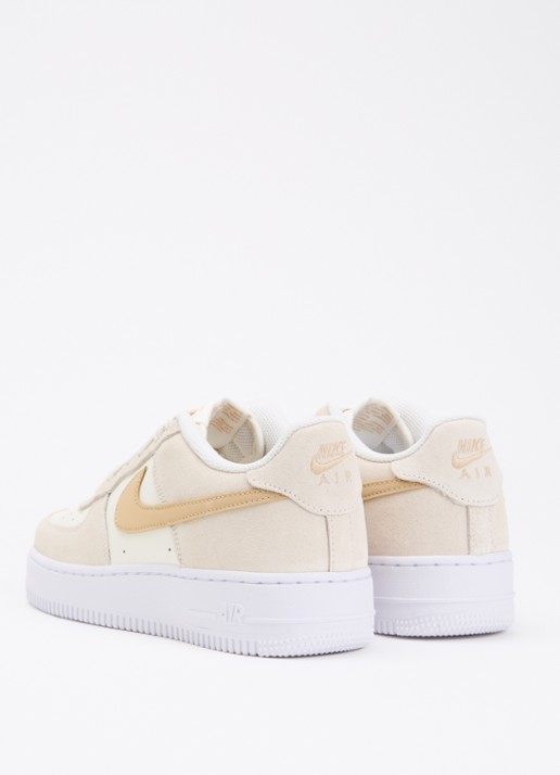 Nike Air Force 1 sneaker van suède met leren details - achterkant 4 creme