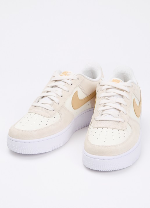 Nike Air Force 1 sneaker van suède met leren details - detail creme
