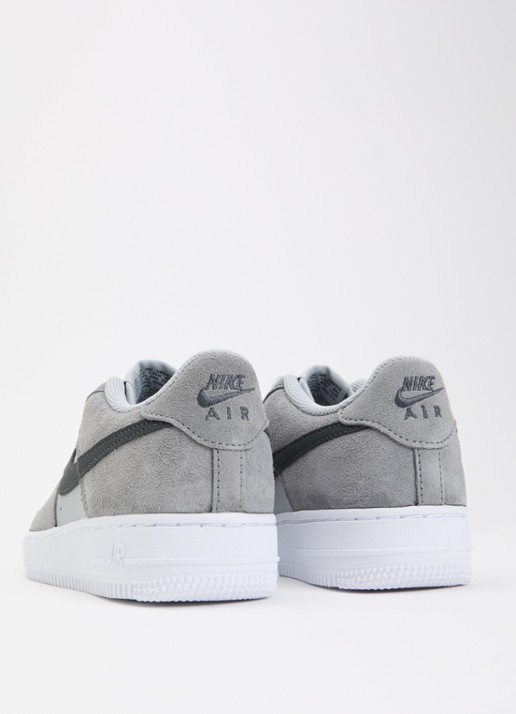Nike Air Force 1 sneaker van suède met leren details - achterkant 5 grijsmele