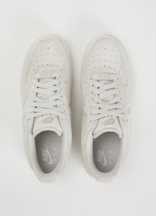 Nike Air Force 1 sneaker van suède - detail 4 creme