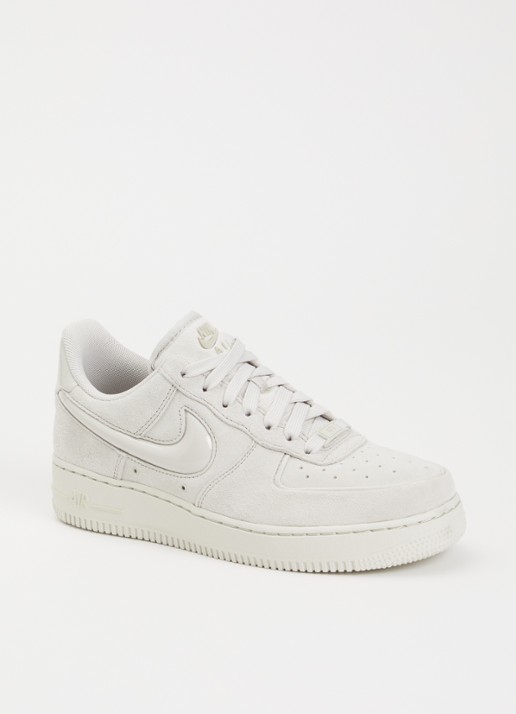 Nike Air Force 1 sneaker van suède