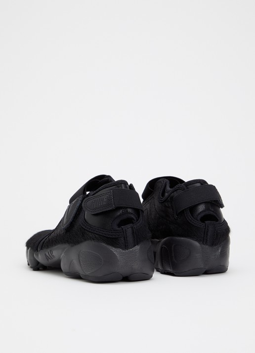 Nike Air Rift sneaker van leer met ponyhair - achterkant 5 zwart