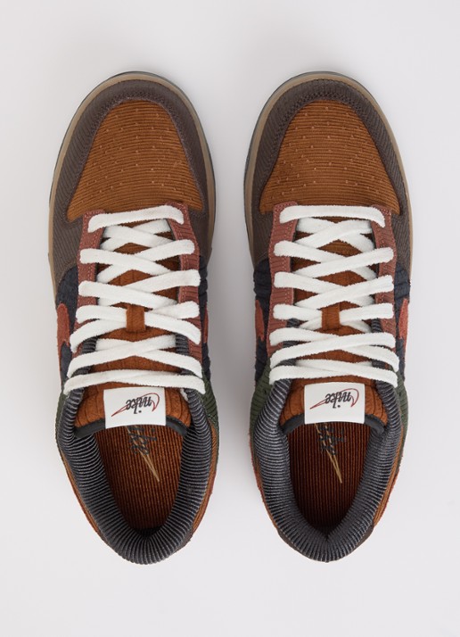 Nike Dunk Low sneaker van corduroy  - detail 3 hazelnootbruin