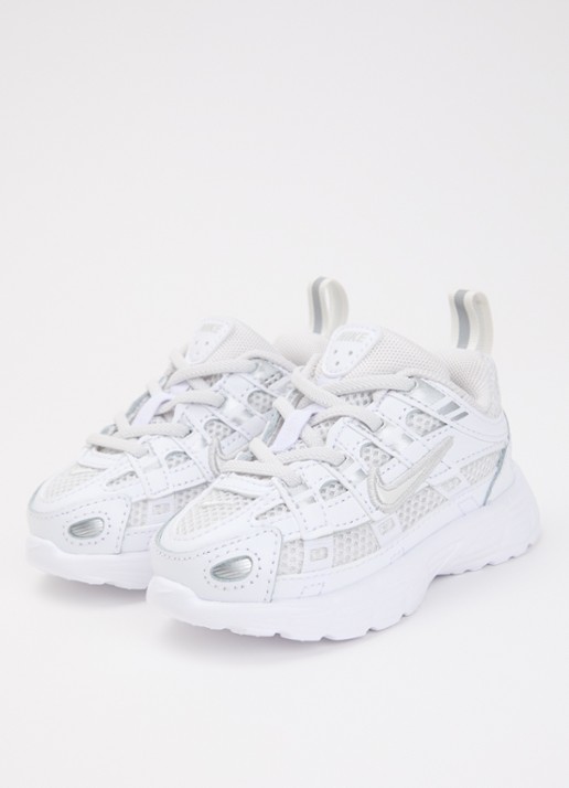 Nike P-6000 sneaker met mesh details - voorkant 2 gebroken wit