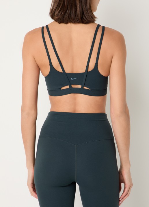 Nike Zenvy voorgevormde sport bh met light support - achterkant 3 olijfgroen