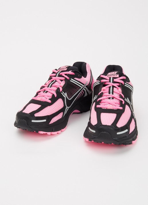 Nike Zoom Vomero 5 sneaker van mesh met logo - detail roze