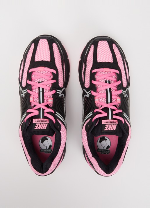 Nike Zoom Vomero 5 sneaker van mesh met logo - detail 2 roze