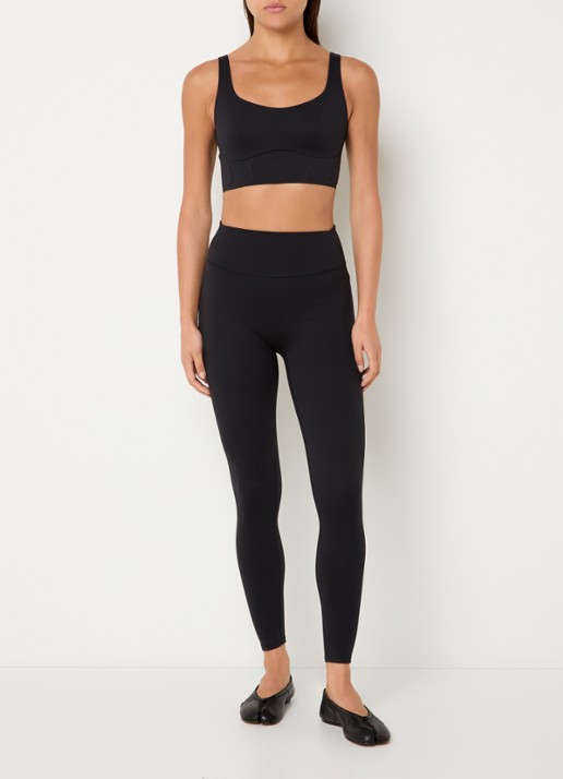 NikeSKIMS Matte sport bh met medium support - voorkant 2 zwart