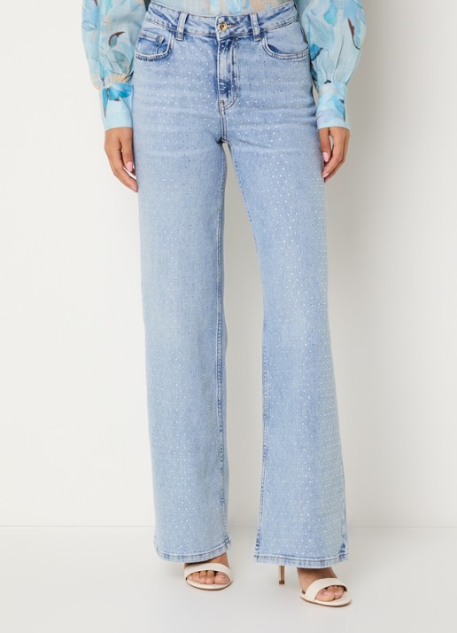 NIKKIE Abigail mid waist straight leg jeans met lichte wassing en strass - detail 4 indigo