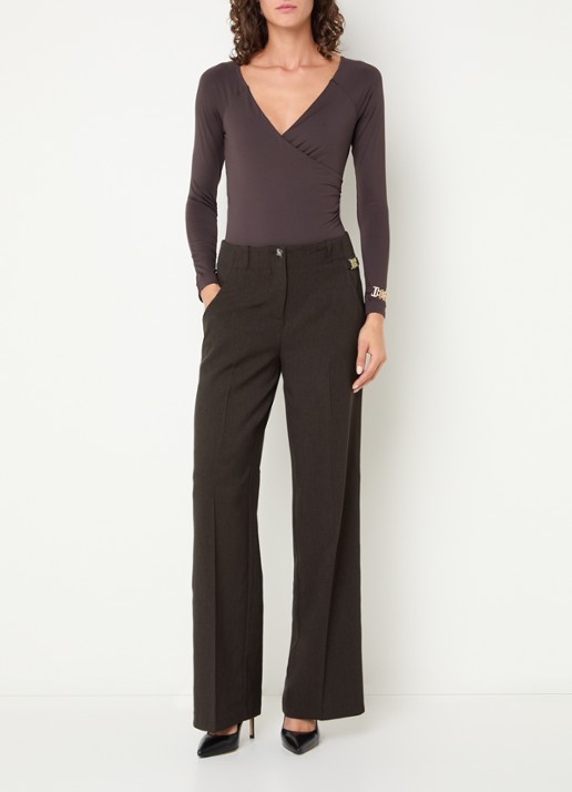 NIKKIE Aisley high waist straight fit pantalon met persplooi - voorkant 4 chocoladebruin