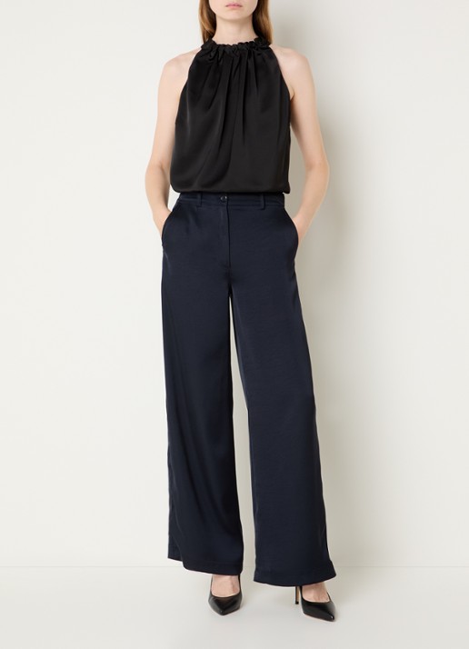 NIKKIE Aivy mouwloze top  met stretch - voorkant 2 zwart