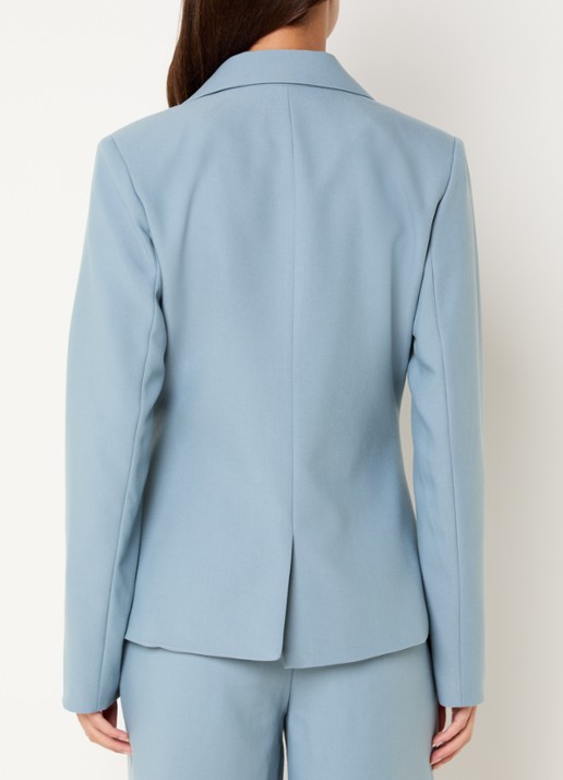 NIKKIE Alani blazer met paspelzakken - achterkant 2 lichtblauw