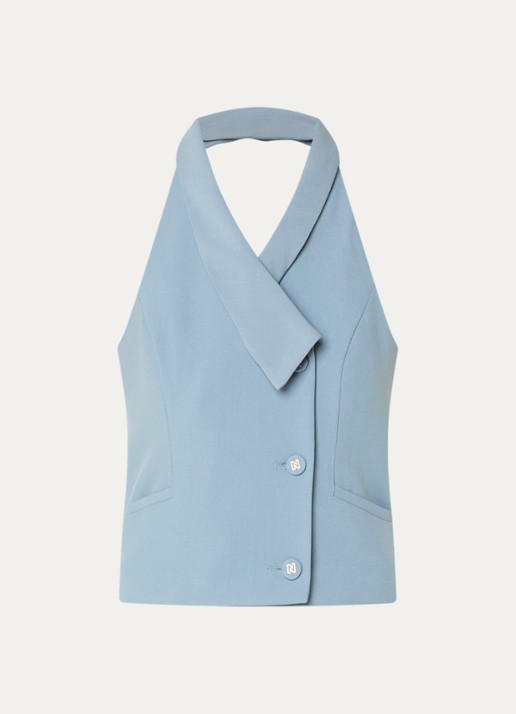 NIKKIE Alani mouwloze blazer met paspelzakken - voorkant 3 lichtblauw